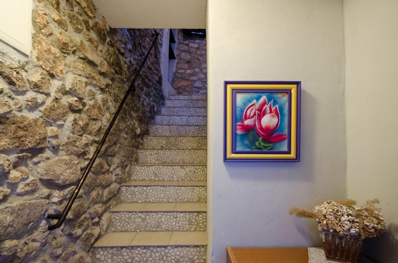 Appartement Under Ancient Roofs Vrbnik Extérieur photo